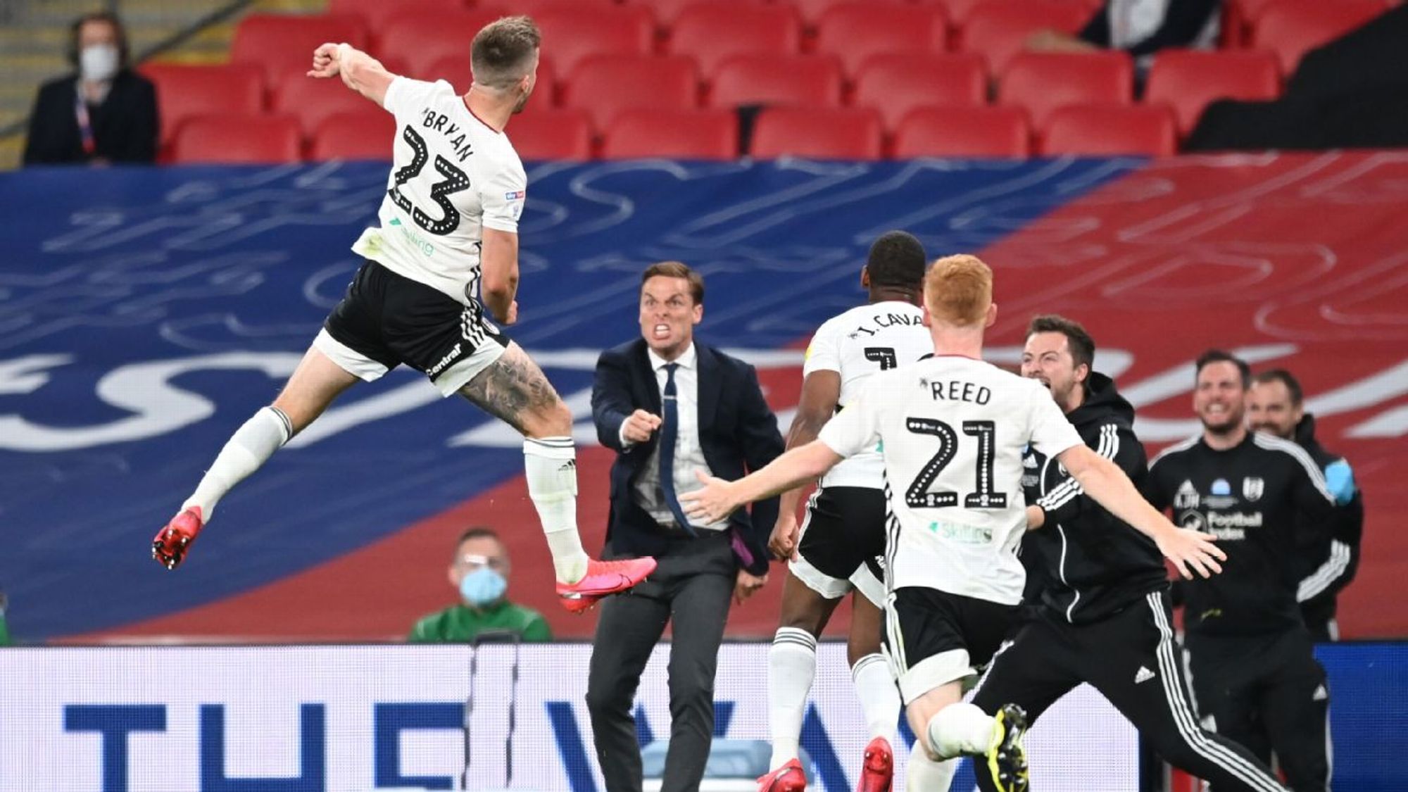 以其卓越的 以其卓越的