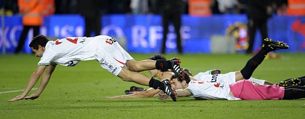 现出他对胜 现出他对胜